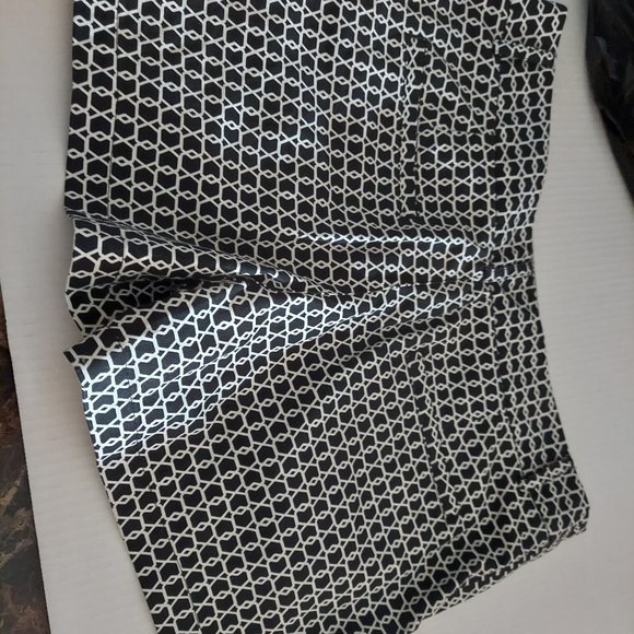 Shorts - Picture 2 of 4